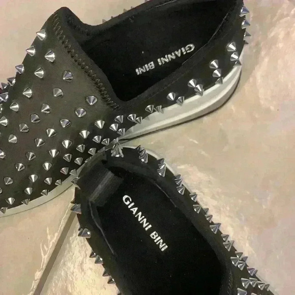 Gianni Bini studded slip on sneakers size 9 new without box - Picture 3 of 6